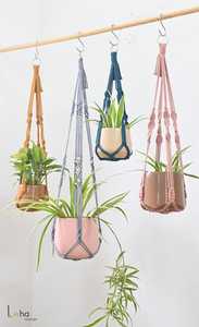 Porte-plantes en macramé fait main, corbeille suspendue en corde de coton pour pots d'intérieur - Product Image 1
