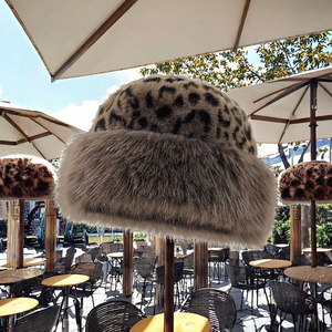 Vente en gros de bonnets chauds d'hiver en imitation fourrure de vison moelleux avec logo personnalisé chapeau de pêcheur style dame pour femmes Offre Spéciale - Product Image 2