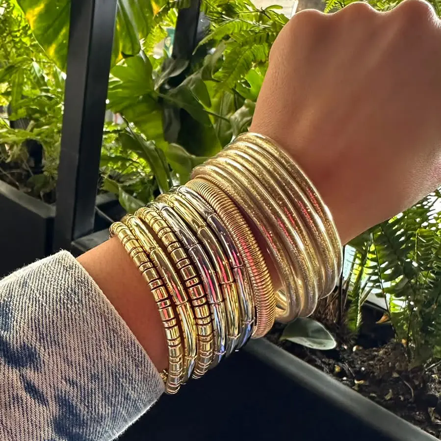 2024 nuevo diseño pulseras de aleación de cobre brillante 18K oro dorado venta al por mayor a granel moda caliente brazaletes de moda mujeres