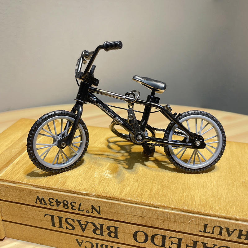 Masyrt Finger Mountain Bike Mini modèle de vélo en alliage pour la maison, le bureau, le lieu de travail, le bureau, la décoration, les cadeaux (blanc
