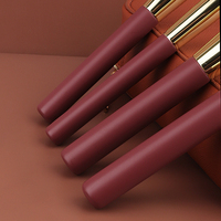 HMU 2025 – Nouveaux pinceaux de maquillage personnalisés de haute qualité avec logo sur mesure, manche en bois mat vegan, ensemble professionnel rouge et or
