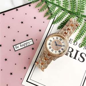 Reloj de pulsera clásico de moda con caja de aleación, estilo moderno, movimiento japonés de cuarzo, para mujer, con diamantes y moissanita. - Product Image 5