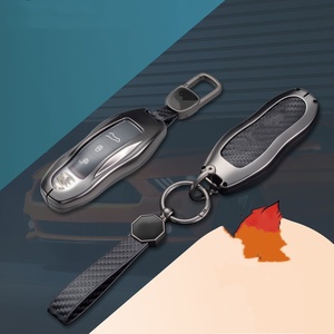 Porte-clés de voiture en cuir YLB avec anneau en alliage de zinc, cadeau promotionnel pour les événements marketing automobiles pour BMW Toyota - Product Image 6