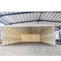 Auvent métallique coulissant moderne et mobile avec toit anti-UV pour le stockage extérieur de voitures, garages, entrepôts et événements