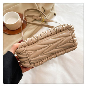 Nouvel Arrivage Sac à Bandoulière de Luxe en Cuir pour <span class=keywords><strong>Femme</strong></span>, Sac Porté Épaule Personnalisé Tendance, Sac Croisé Portable, Sac Sous le Bras Brodé Fabriqué sur Mesure - Product Image 6