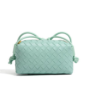 Bolso cuadrado pequeño tejido <span class=keywords><strong>en</strong></span> relieve para mujer, ligero, transfronterizo, nuevo, bandolera de un solo hombro, Comercio Exterior <span class=keywords><strong>Amazon</strong></span> Aliexpress - Product Image 4