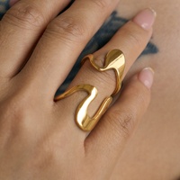 Dazan NOUVEAU Bague Tendance Plaqué Or 18 carats PVD en Acier Inoxydable Super Brillant, Design Vintage Ligne Ondulée, Bijou Danseuse de Ballet