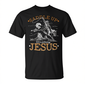 Camiseta retro cristiana occidental con la frase: Saddle Up We're Following Jesus - Product Image 2