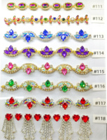 Chaîne de strass brillante fantaisie en gros, garniture en cristal rouge et vert en stock pour vêtements, bijoux et sacs