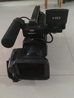 Livraison rapide Caméra vidéo d'occasion Sony HXR-MC1500C avec zoom 12x Full HD