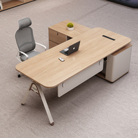 Bureau de direction moderne pour les espaces de travail des entreprises