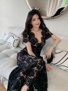 Bettergirl 2025 nouvelle <span class=keywords><strong>robe</strong></span> longue classique noire col en V à manches courtes en <span class=keywords><strong>dentelle</strong></span> queue de poisson - Product Image 2