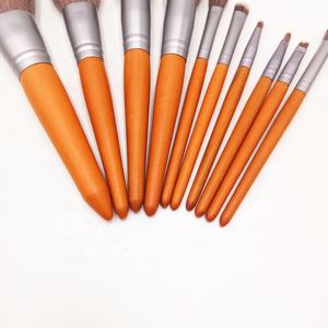 Set di 10 Pennelli per Trucco con Manico in Legno, Strumenti di Bellezza per Fondotinta, Ombretto e Blush Personalizzati - Product Image 4