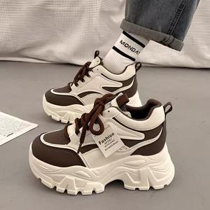 รองเท้าผ้าใบแฟชั่นสไตล์สตรีทสำหรับฤดูใบไม้ผลิและฤดูใบไม้ร่วง ดีไซน์ใหม่ ทันสมัย พื้นหนา เพิ่มความสูง สวมใส่สบาย วัสดุ PU - Product Image 2