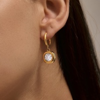 Boucles d'oreilles clous classiques Jeding originales en acier inoxydable et zircon, plaquées or 18 carats, bijoux de luxe légers haut de gamme inaltérables pour femme