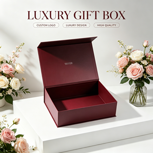 Scatola Regalo di Lusso Bordeaux Personalizzabile con Chiusura Magnetica a Ribalta, Logo Personalizzato, Carta Kraft con Rivestimento UV - Product Image 1