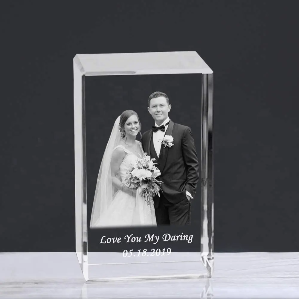 HBL Personnalisé Personnalisé 3D Laser Gravure Photo Cristal Cube Bloc Photo En Verre Gravé Pour Cadeau D'anniversaire De Mariage