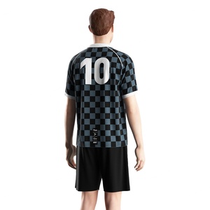 Maillot de football à séchage rapide avec col polo en V, empiècements en maille respirante et graphismes personnalisés pour le port sur le terrain - Product Image 4