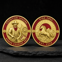 Pièce de défi personnalisée de haute qualité, fabricant OEM, relief 3D, plaqué or, émail rouge, double face, motif cheval sauvage western