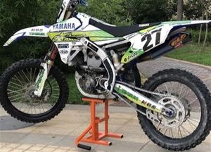 Plateforme de levage pour moto tout-terrain, support de réparation et de changement de pneus, avec cric et support de stationnement - Product Image 4