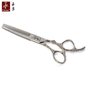 Tijeras Profesionales para Cortar y Entresacar Cabello FL-6030, Acero de Damasco, 6 Pulgadas, para Barbería y Salón, 30 Dientes - Product Image 2