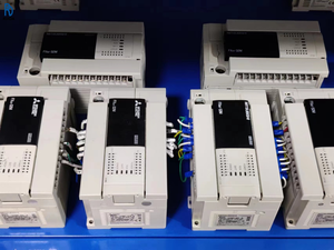 Contrôleur logique programmable PLC FX3U-32MT/ES-A, module de contrôle d'automatisation industrielle, contrôleur programmable haute performance - Product Image 1