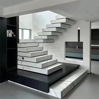 Escalier en spirale moderne en structure acier pour villa, usage intérieur, marches antidérapantes, garde-corps en acier, sûr et durable