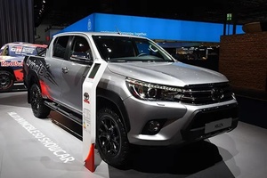 <span class=keywords><strong>Camioneta</strong></span> <span class=keywords><strong>Hilux</strong></span> Mini <span class=keywords><strong>4x4</strong></span> Diésel, 4 Ruedas, Tanque de Carga, Transmisión Manual, Volante a la Izquierda, Cámara Trasera, Euro 2, Cuero, LED - Product Image 2