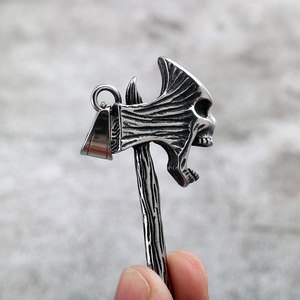 Collar con colgante de acero inoxidable para hombre con diseño de hacha y calavera en 3D, joyería de moda punk, regalo de uso diario para él - Product Image 4