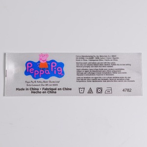 Étiquette personnalisée de cou en coton imprimé avec logo et guide d'entretien de lavage pour tenue décontractée - Product Image 4
