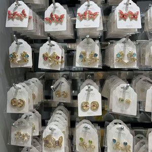 بيع بالجملة بالجملة أقراط زهور فراشة مطلية بالذهب عيار 14 قيراط و 18 قيراط كريستال وقلب لؤلؤ - Product Image 1