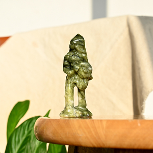 Figura de Jade Xiuyu Natural Tallada a Mano, Cristal Pulido con Propiedades Curativas, Estatua de Indígenas para Halloween - Product Image 5