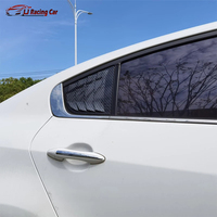 Une paire d'accessoires de style automobile en ABS, couvre-aération triangulaire en fibre de carbone pour vitre arrière, pour KIA K3 2013-2018