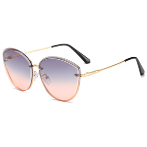 Lunettes de soleil œil de chat pour femmes, monture complète, verres dégradés, monture en métal tendance, protection UV 400, protection solaire pour adultes - Product Image 3
