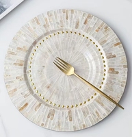 Assiette de table luxueuse en nacre naturelle au design classique, idéale pour les fêtes ou la décoration de la cuisine à la maison, couleur caviar