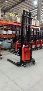 Apilador de Palés Semi-Eléctrico de 1 Tonelada, Capacidad de Carga de 1.5T/2 Toneladas, Altura de Elevación de 1.6m/3.5m, Máquina Apiladora Hidráulica Manual, Precio de Fábrica - Product Image 5