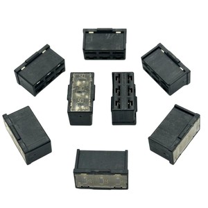 Portafusibles de tres filas para sistemas eléctricos automotrices 50A 30A 50A con cubierta protectora - Product Image 2