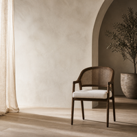Fauteuil de salle à manger moderne du milieu du siècle, dossier en rotin, structure en bois foncé, assise rembourrée crème, pour hôtel, restaurant, villa
