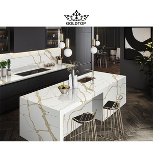 Îlots de comptoir contemporains en dalles de quartz blanc Calacatta avec veines dorées 5017 Calacatta Gold, îlot de cuisine artificiel - Product Image 1