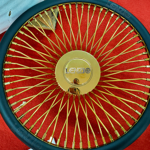Volant de direction à 64 rayons avec logo personnalisé or/chrome, centre flottant, pour voitures classiques, roue à rayons. - Product Image 1