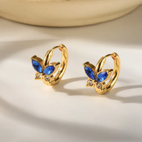 Boucles d'oreilles créoles tendance papillon bleu avec détails en zircon cubique étincelant, idée cadeau pour femme, vente en gros, bijoux personnalisés