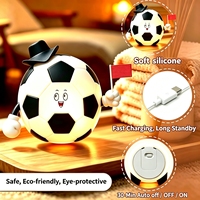 Lampe de nuit en silicone en forme de ballon de football, touchez-le délicatement pour une touche amusante et mignonne, jouet anti-stress, lampe de lecture LED.