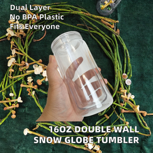 Venta al por mayor de 25/50 vasos de plástico de doble pared de 16 oz sin BPA con diseño de globo de nieve, pajita para beber directamente, orificios preperforados y tapas transparentes para fiestas. - Product Image 2