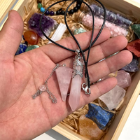 Produits de Guérison Spirituelle Naturelle Chips de Cristal Bouteille Souhaitant Boîte Cadeau en Cristal Ensemble de 7 Chakras