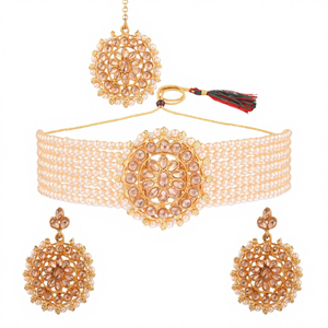 Parure de bijoux plaqué or en alliage avec perles artificielles, collier ras-du-cou multicouche en cristal et Kundan, boucles d'oreilles et Mang Tikka – Blanc, idéal pour mariage et fête - Product Image 4