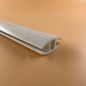 Perfil Inferior de Extrusión de Plástico para Persianas Enrollables Romanas y de PVC (Uso en Apartamentos) - Product Image 1