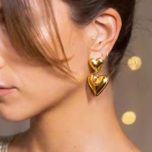 Pendientes de Moda de Acero Inoxidable, Antideslustre, Modernos, Lisos, Chapados en Oro de 18K, Pulidos, con Doble Corazón, para Mujer - Product Image 4