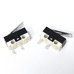 Microinterruptor Cherry de 3A 125V CA, Palanca Kw3, Mini Mouse, Circuito SPDT - Product Image 2