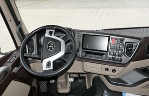 全新库存 中国重汽解放 8x4 12轮 8米货箱 柴油 Euro 5 潍柴发动机 FAST变速箱 后置摄像头 左侧重型自卸车 11-20吨 - Product Image 6