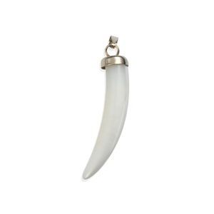 A granel tallada cuerno <span class=keywords><strong>cara</strong></span> <span class=keywords><strong>de</strong></span> luna <span class=keywords><strong>de</strong></span> pescado blanco Natural madre <span class=keywords><strong>de</strong></span> perla Shell encanto colgante encantos para collar <span class=keywords><strong>de</strong></span> la joyería haciendo - Product Image 6